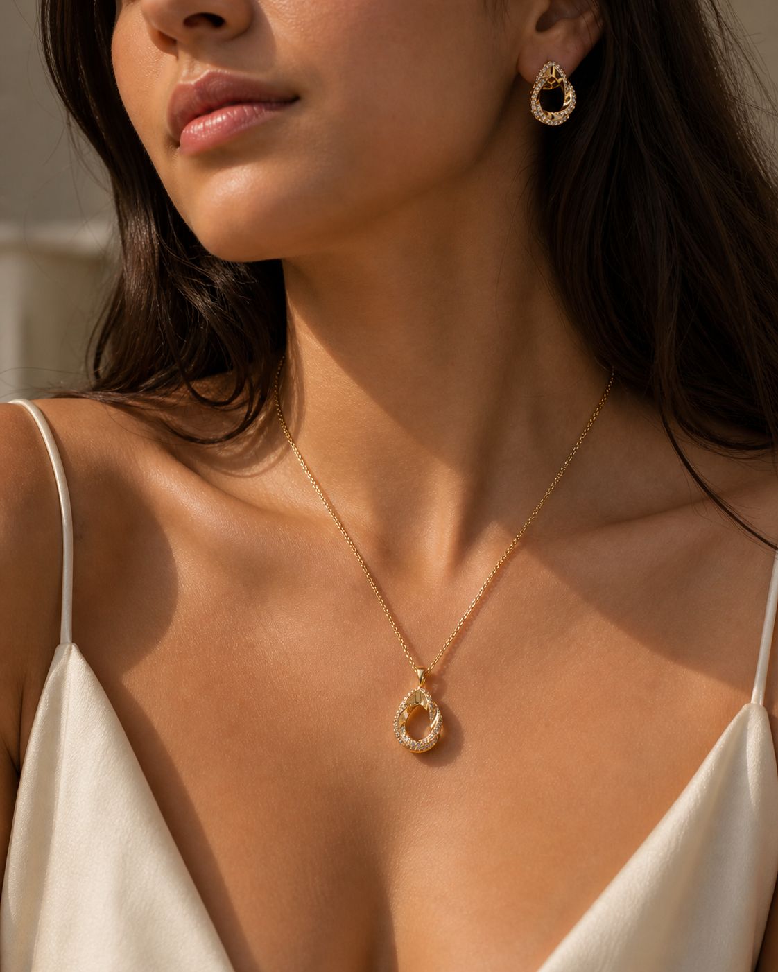 Set Bijoux Luxe – Collier & Boucles d'Oreille Dorés